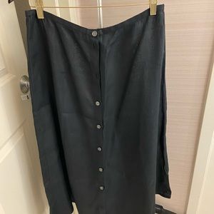 Women’s Eddie Bauer 100% linen black skirt